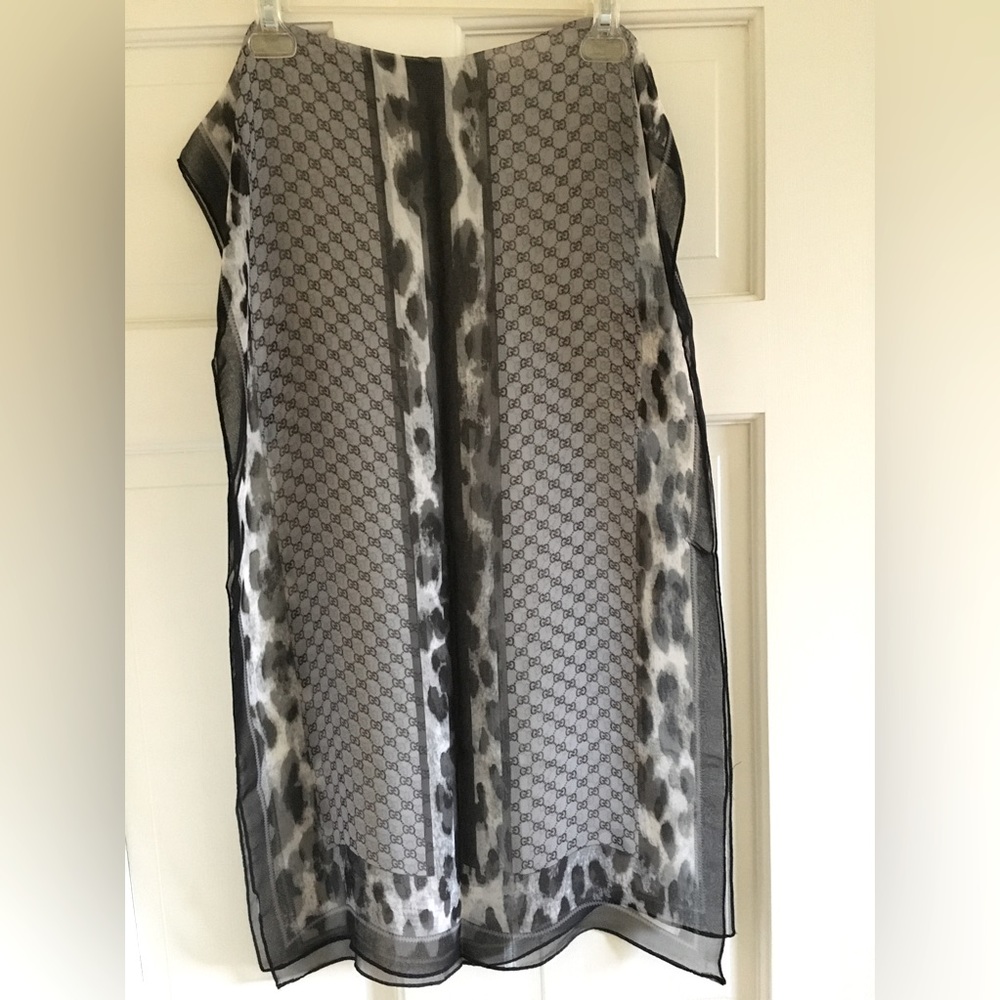 NWOT Black and white silk print scarf.